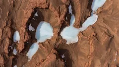 Marťanský led jako trezor: kde mohou přežít stopy života miliardy let