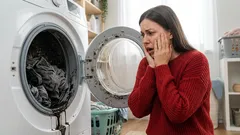 Jak vyčistit pračku, aby prádlo zase vonělo: manžeta, zásuvka i filtr krok za krokem